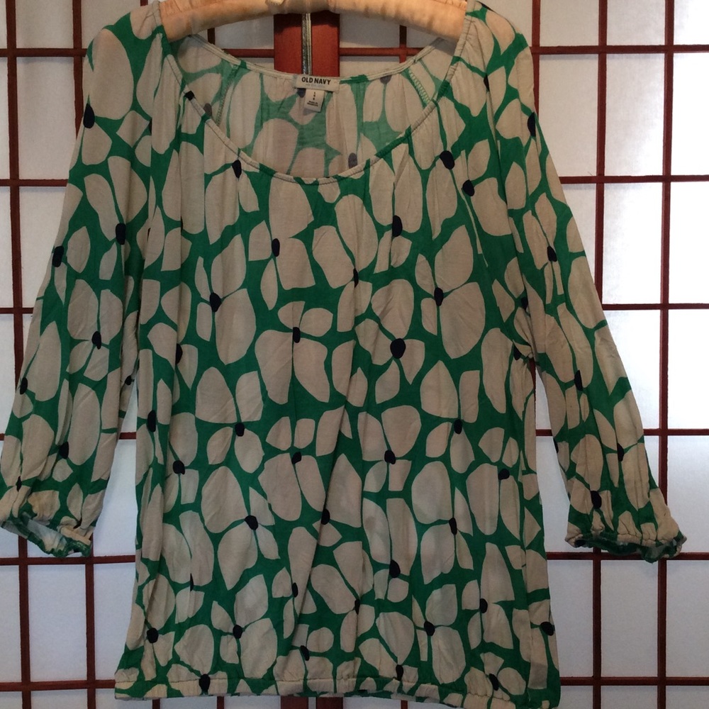 White  on teal, 3/4 length sleeve blouse